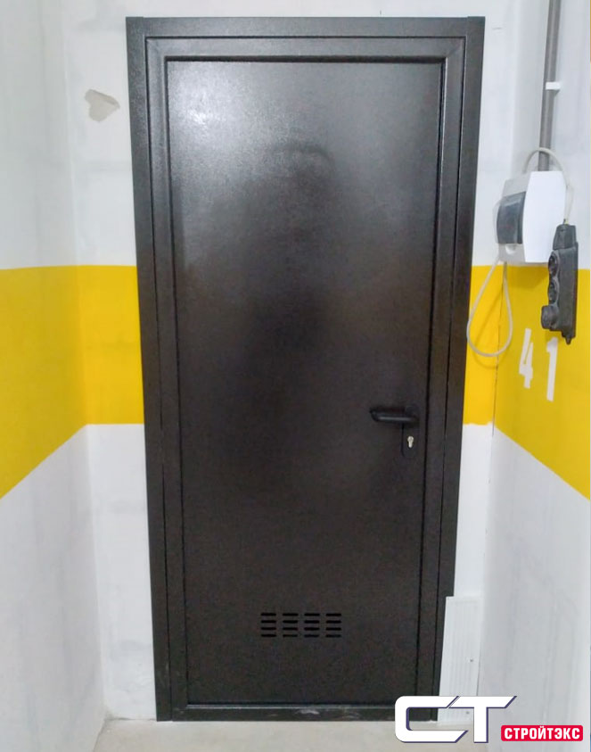 Дверь противопожарная металлическая однопольная с вентиляционной решеткой